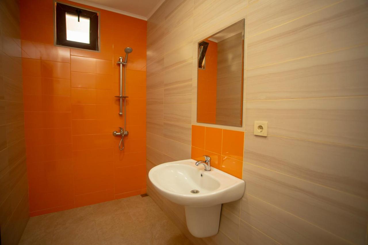 Hotel Pollux Batumi Esterno foto