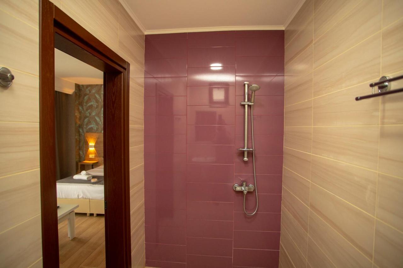 Hotel Pollux Batumi Esterno foto