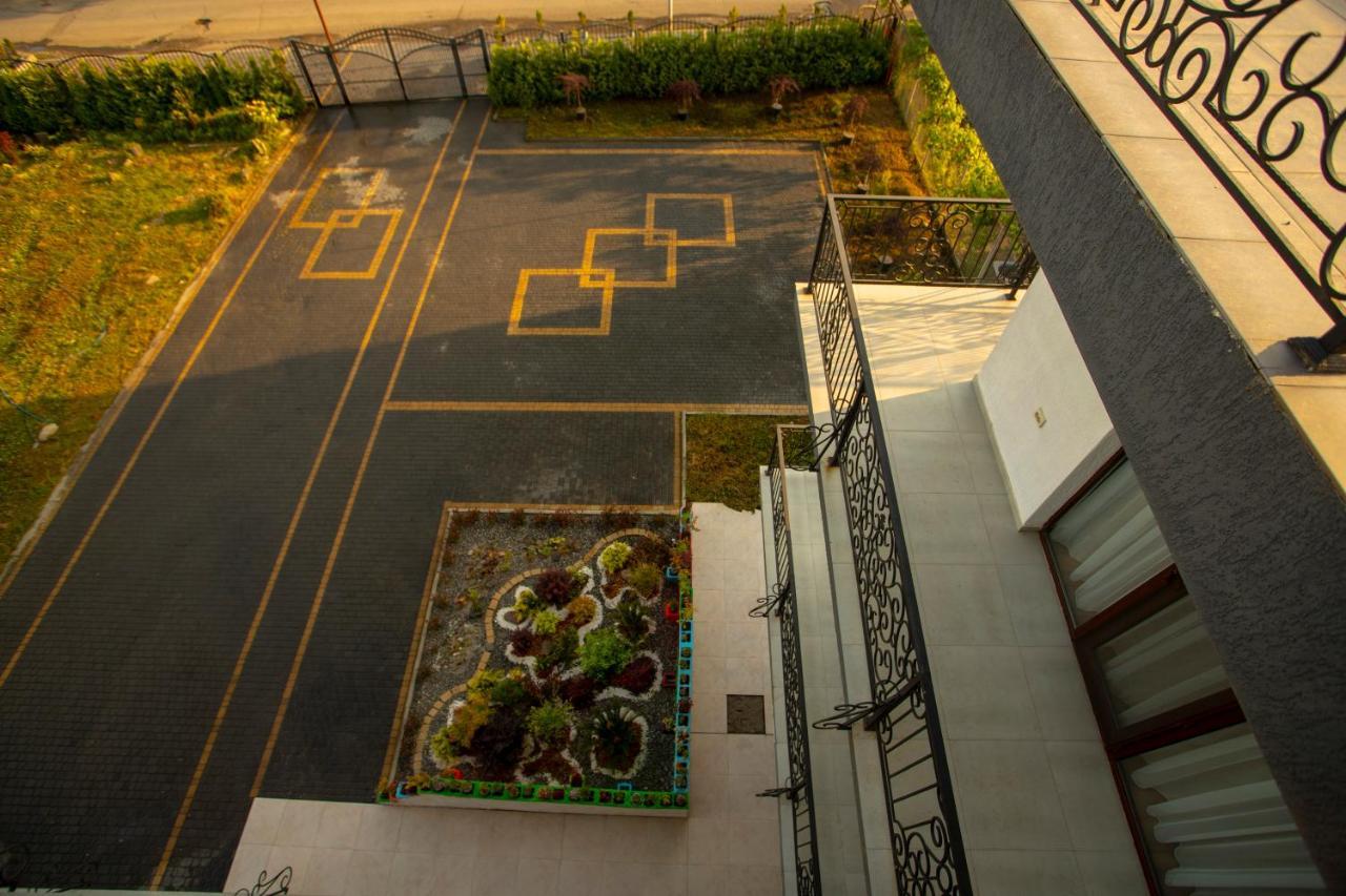 Hotel Pollux Batumi Esterno foto