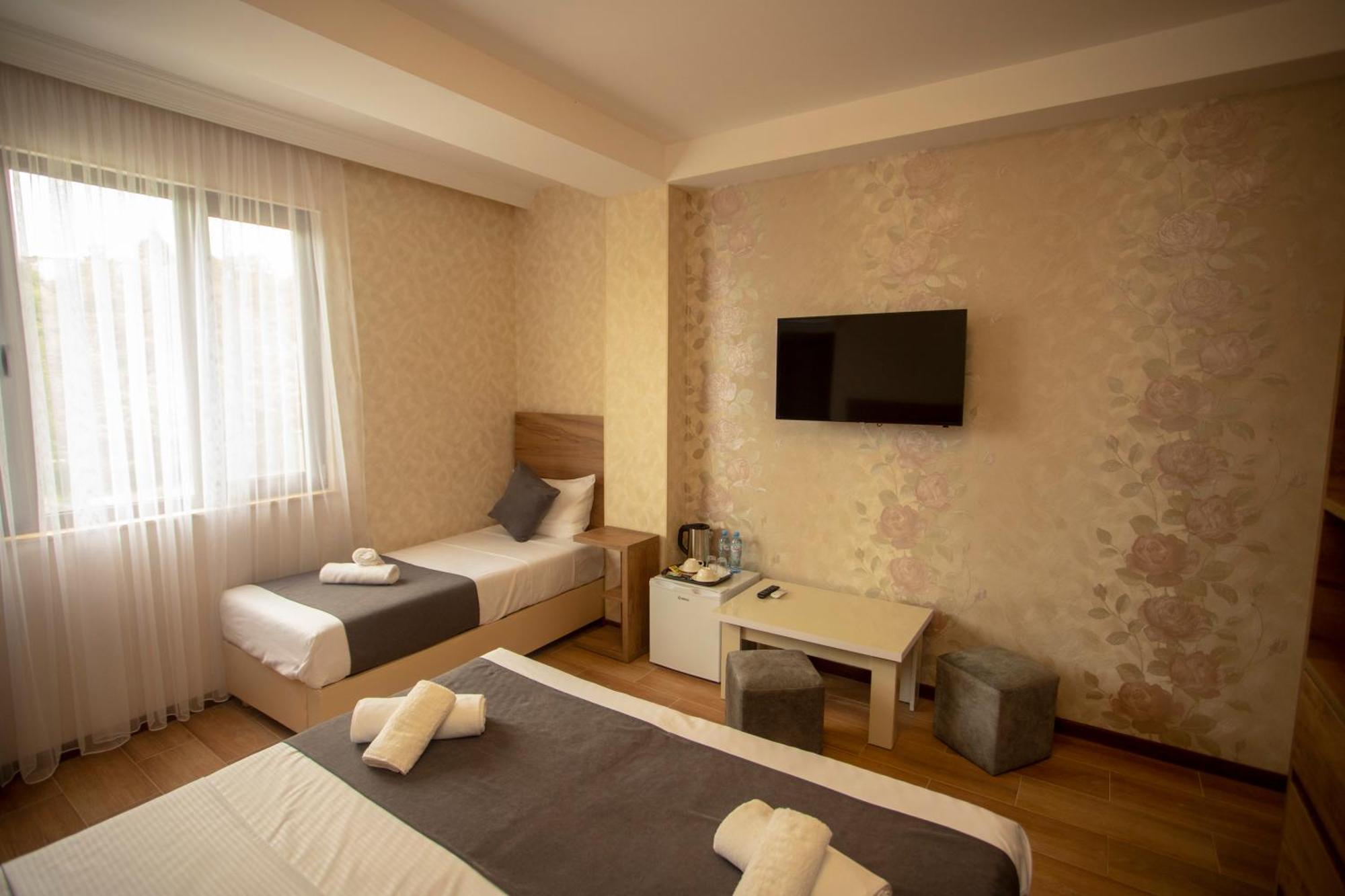 Hotel Pollux Batumi Esterno foto